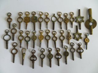 GOOD SELECTION OF ANTIQUE WATCH KEYS 2
