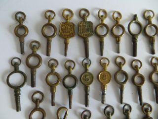 GOOD SELECTION OF ANTIQUE WATCH KEYS 3