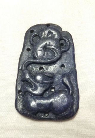 H860: Chinese NETSUKE or pendant top of stone carving of good pattern and tone 2