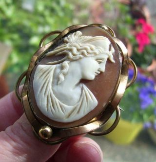 Elegant Large Antique Victorian Carved Shell Cameo Greek Goddess Gold Brooch Pin