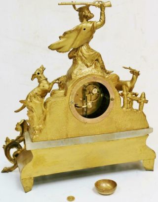Antique French 8 Day Striking Gilt Metal Hunting Themed Mantle Clock 11