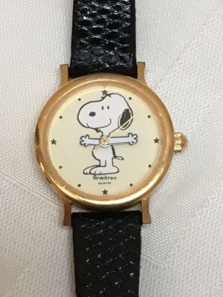 Snoopy Watch Armitron 900/53 Peanuts Analog Dial Gold Tone Case Vintage