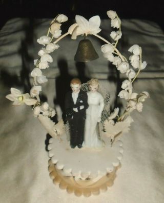 VINTAGE 1930s 40s BISQUE BRIDE & GROOM WEDDING CAKE TOPPER SUGAR BASE 2