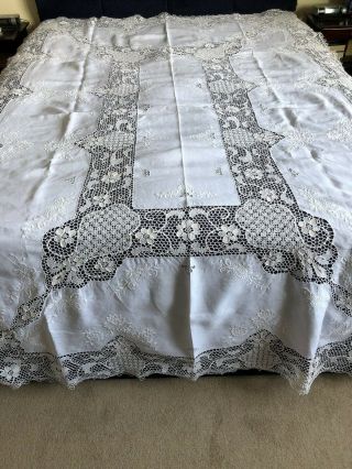 Vintage Embroidered Linen Tablecloth Point De Venise Lace Inserts & Edging