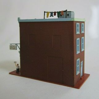 N scale IHC 200 - 16,  ' RITA ' S ANTIQUE SHOP ' Built up and detailed 5