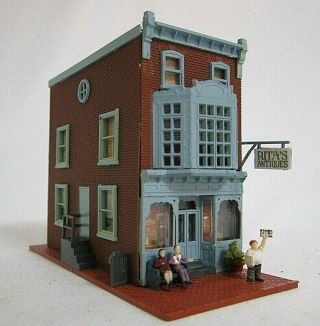 N scale IHC 200 - 16,  ' RITA ' S ANTIQUE SHOP ' Built up and detailed 6