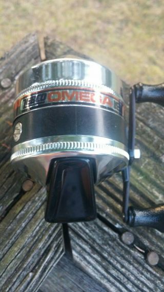 Vintage Zebco Omega 191 Spin Casting Fishing Reel Metal Foot Made In Usa