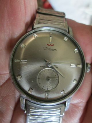 Mans Vintage Waltham Mechanical Hand winding Wristwatch 2