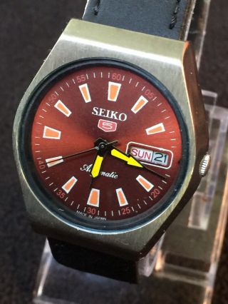 vintage seiko 5 men ' s day/date automatic,  Red Face,  Orange Dail 35mm 2