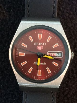 vintage seiko 5 men ' s day/date automatic,  Red Face,  Orange Dail 35mm 5