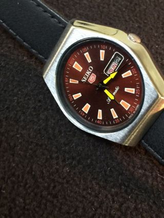 vintage seiko 5 men ' s day/date automatic,  Red Face,  Orange Dail 35mm 8