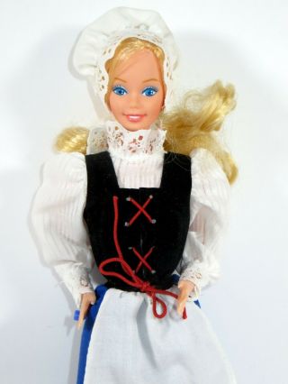 Barbie Doll 1982 Originally Dressed Dolls Of The World Vintage Swedish