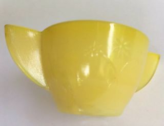 Vintage Akro Agate Yellow Raised Daisy Sugar Bowl Child Size