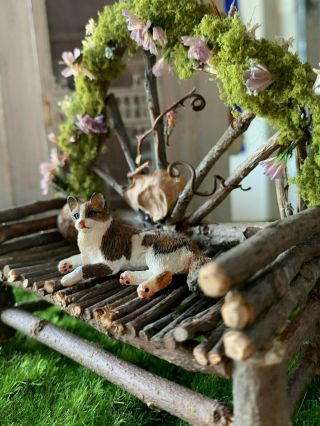 Vintage Miniature Dollhouse Artisan Log Bench Garden Cat Flowers Moss Wonderful