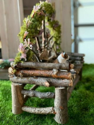VINTAGE Miniature Dollhouse ARTISAN Log Bench Garden Cat Flowers Moss WONDERFUL 3