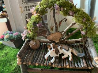 VINTAGE Miniature Dollhouse ARTISAN Log Bench Garden Cat Flowers Moss WONDERFUL 4