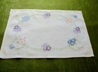 VINTAGE TRAY CLOTHS - HAND EMBROIDERED - COL.  x 4 - LINEN 2
