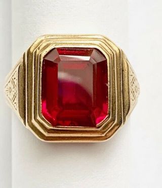 Antique Engraved Men ' s Large Ruby Red Stone 10K Yellow Gold Ring 5