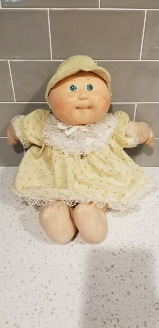 Vintage 1984 Cabbage Patch Doll Baby With Vintage Clothing And Bonnet
