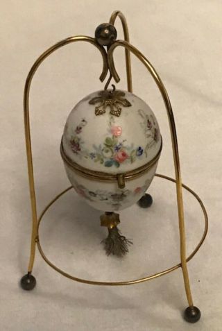 Antique 19th Century Palais Royal French Opaline Glass Egg - Shaped Trinket Box. 3
