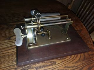 ANTIQUE COLUMBIA MODEL Q CYLINDER RECORD PHONOGRAPH W/ REPRODUCER 3