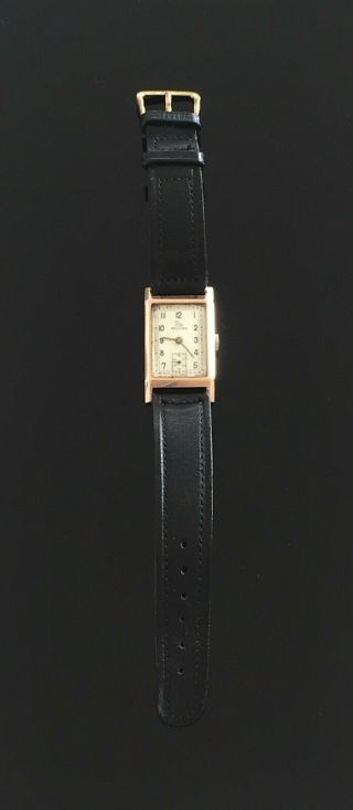 Vintage Record Swan Mans Wrist Watch 9k Solid Gold C.  1948 / Montre