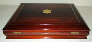 LOVELY USEFUL VICTORIAN MAHOGANY & BRASS TABLE TOP BOX with tray & key 7