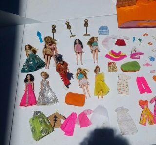 Vintage Dawn And Her Friends Doll Case With Dolls,  clothing and accessories 5