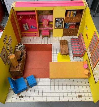 Barbie Dream House Vintage Mattel / Fold Up Doll House,  Furniture
