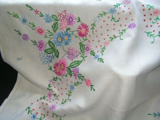 B ' FUL VTG RICHLY HAND EMBROIDERED COLOURFUL SPRING FLOWER & DOT LINEN TABLECLOTH 5