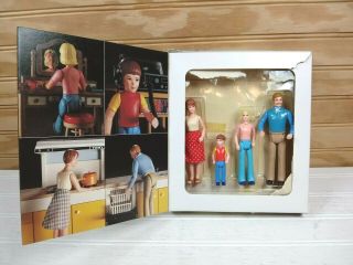Vintage Tomy Smaller Homes Family People Dolls Dollhouse Figures 2422