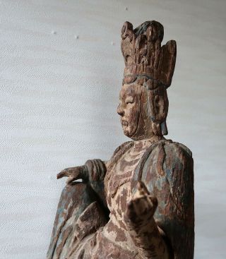 MUSEUM QUALITY CHINESE A POLYCHROMED WOOD FIGURE OF GUANYIN MING DYNASTY 8