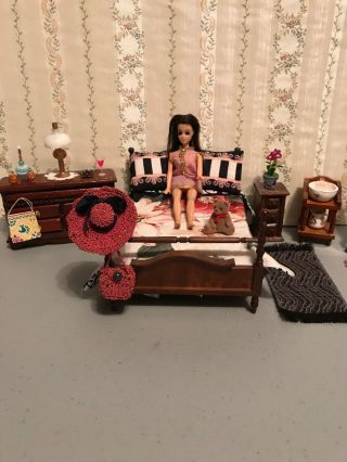 Vintage Topper Dawn Doll,  Bedroom 