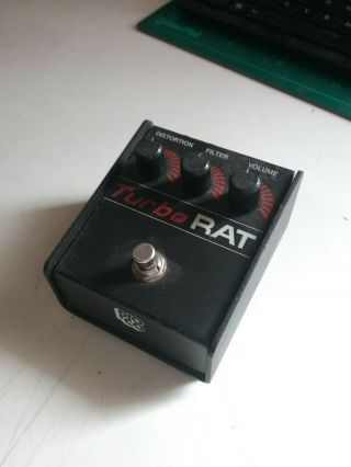 Proco Turbo Rat Distortion Effects Pedal Guitar & Power Supply