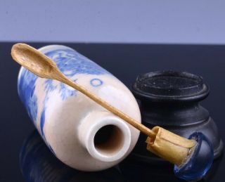 FINE 19THC CHINESE BLUE WHITE CRACKLE GLAZE SNUFF BOTTLE w STAND YONGZHENG MARKS 7