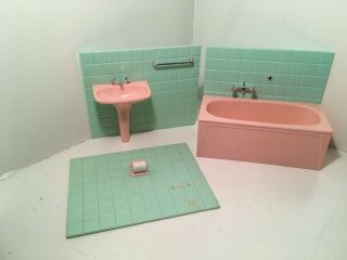 Vintage Dollhouse Miniatures Pink Plastic Bathroom Set 41