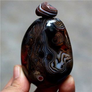 Exquisite Hand - Carved Natural Banded Lace Silk Agate Snuff Bottle - Madagascar