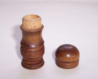 Antique/Vintage Hand Turned WOODEN Gambling DICE HOLDER & Three Tiny Dice 5