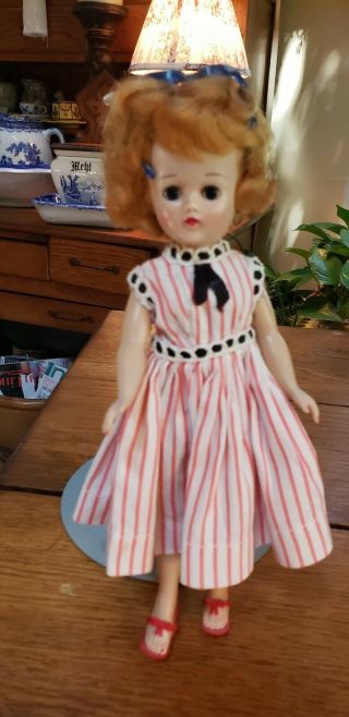 Vintage Vogue Jill Doll In Tagged Dress & Sunglasses