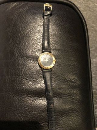 Clasic Vintage Ladies Gucci Watch C 1990’s.  Model 3000.  2.  L