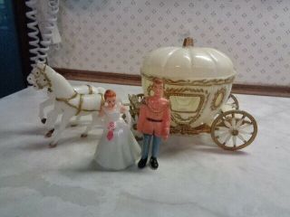 Vintage Cinderella Carriage Horses Bride/groom Wedding Cake Topper Set
