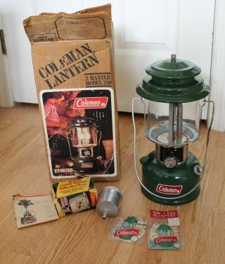 Vintage 1980 Coleman Lantern Double Mantle Camping Lantern Model 220