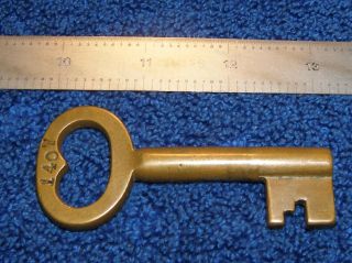 Brass Barrel Key For Lever Padlock Safe? Herring Lock Vault Bank No 1407 On Bow