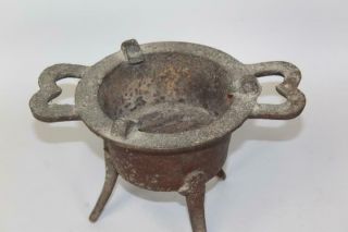 A RARE LATE 17TH C PILGRIM PERIOD CAST IRON FOOTED CHAFING POT TWO HEART HANDLES 2