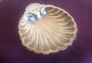Solid Silver Antique Shell Butter Dish.  Walker & Hall Sheffield 5 " X 4,  ".  74g