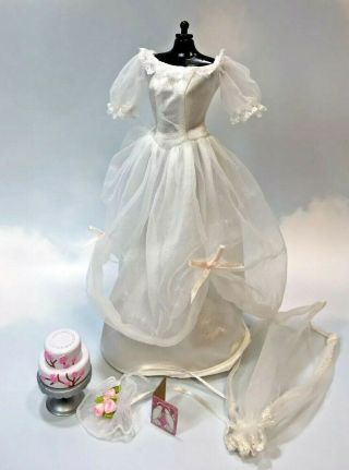 Barbie Doll Clothing: 1996 Fashion Avenue Bridal Wedding Gown Cake