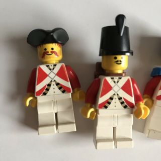 3x Vintage Lego Pirates Minifigures Red Coat Imperial Soldiers 2
