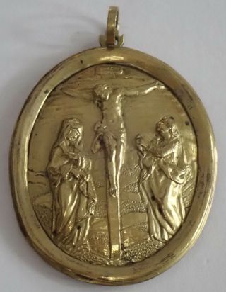 UNUSUAL ANTIQUE HAND CHASED BRASS CHRIST ON THE CROSS WITH MARY & JOHN PENDANT 2