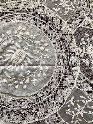 Gorgeous Antique Normandy Lace DOILY - Embroidery on linon & Valenciennes 21.  5 