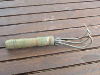 Vintage Garden Farmhouse Hand Tool 3 Prong Claw Digger Green Wooden Handle